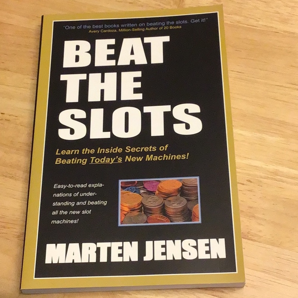 ⛱️2/$5⛱️ Sale! Beat the Slots , paperback excellent